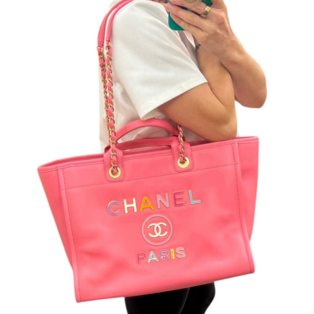 CHANEL - Picture 12 of 15